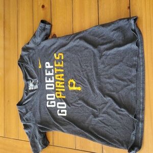 Nike MLB Pittsburgh Pirates vneck tshirt